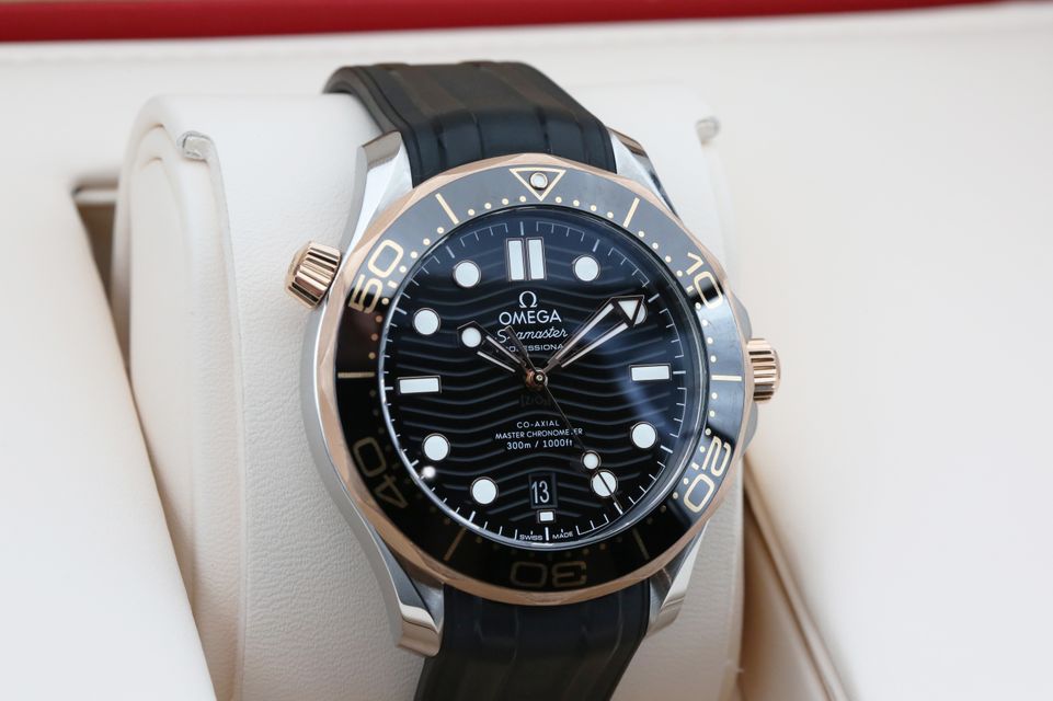 Omega Seamaster Diver 300m 210.22.42.20.01.002 Image 2